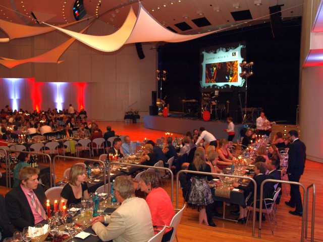 2011-07-23-Abschlussball-Blick-auf-die-Buehne-Palatin